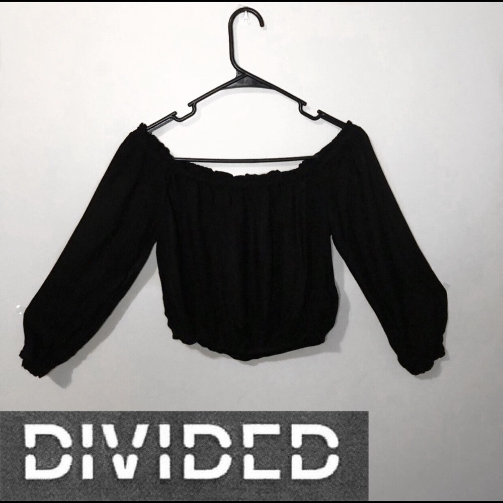 Divided long Sleeve off the shoulders  croptop